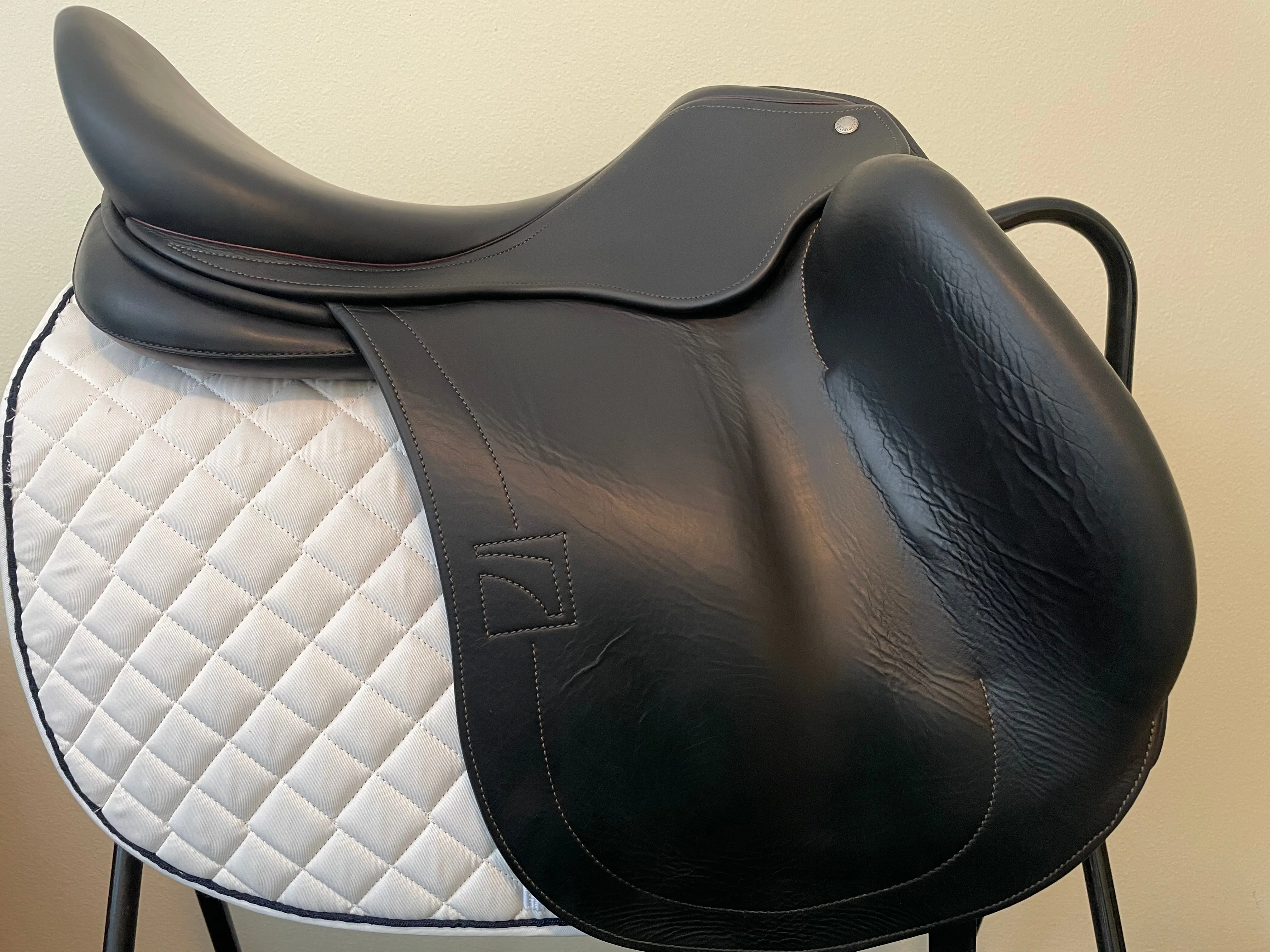 17.5 - 2019 Childeric DHE Dressage, 1 (Short) Flap, 4.75” Tree, Calf