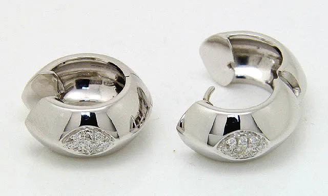 18kt White Gold Diamond Earrings