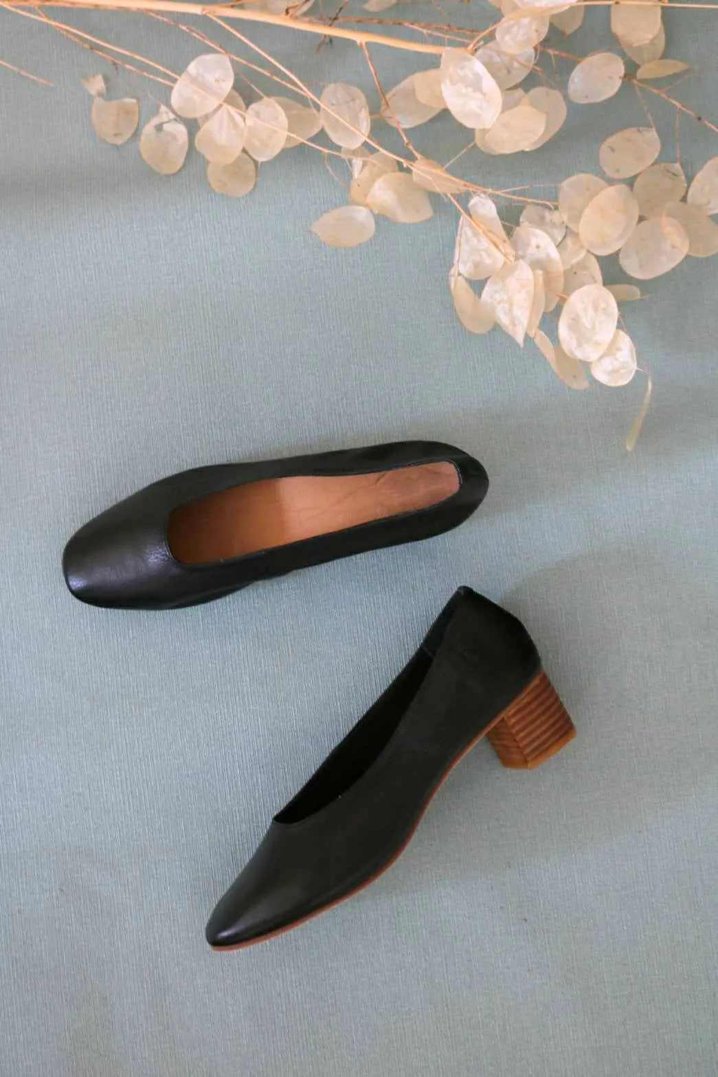 Ana Midheel Pumps-sold out