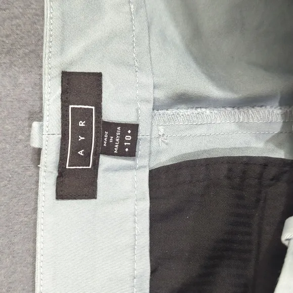 AYR Shorts Women's 10 Blue Cotton Zip Up Flat Front Chino 16915