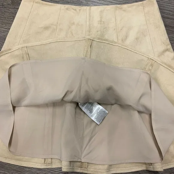 BCBG Maxazria Nicky Light Khaki Faux Suede Skirt Women's Size XS Back Zip Lined