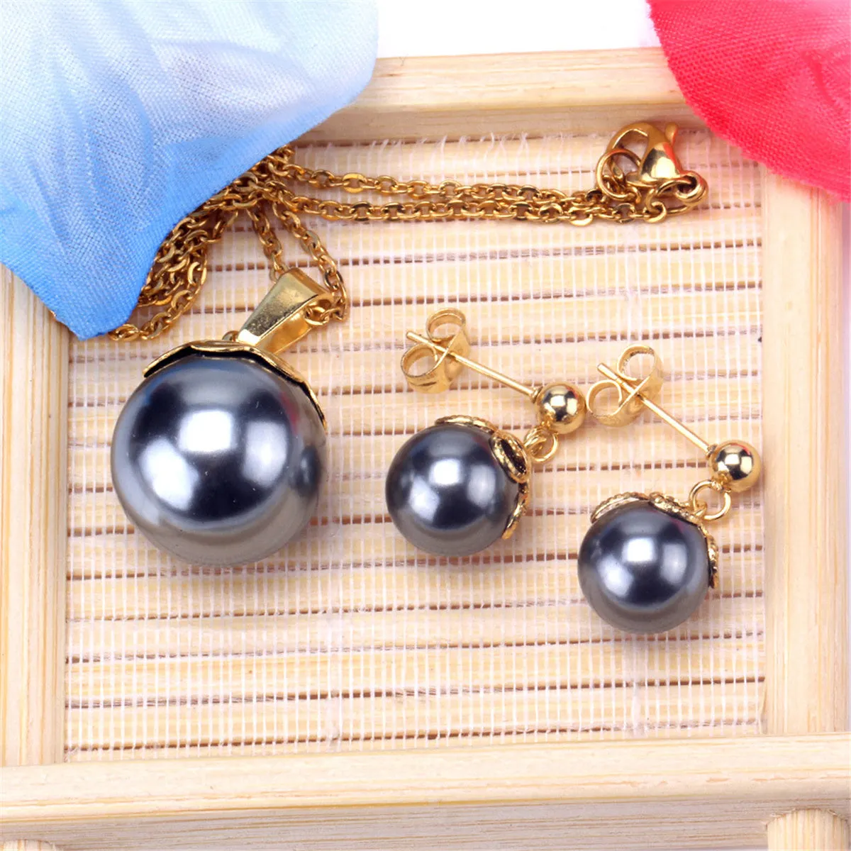 Black Pearl & 18K Gold-Plated Pendant Necklace & Stud Earrings