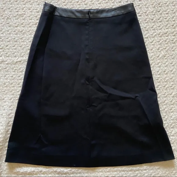 Boss Hugo Boss  Skirt Size 2 Knee Length Black