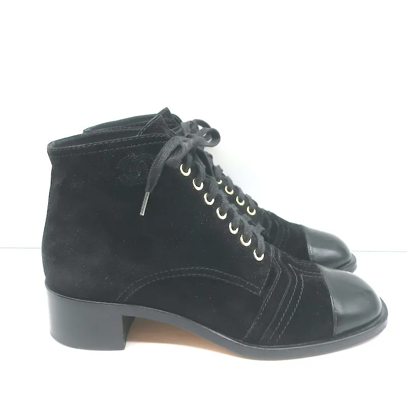 Chanel 18A CC Lace-Up Cap Toe Ankle Boots Black Suede & Patent Leather Size 39