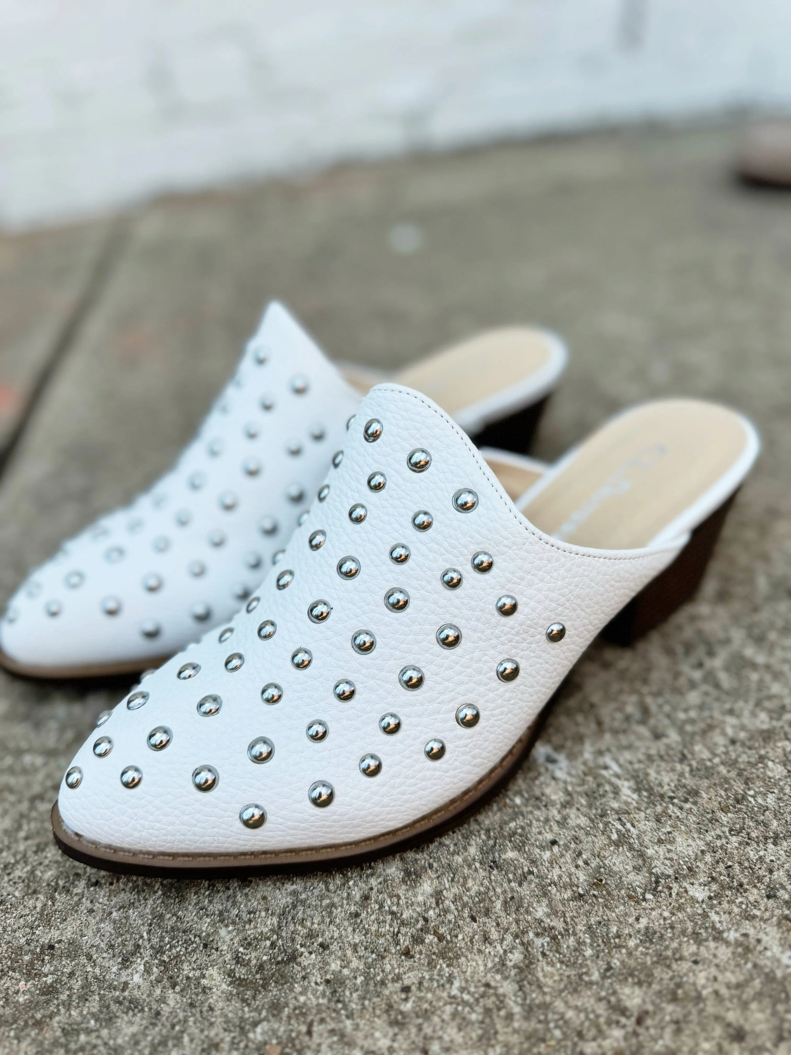 Chinese Laundry Cooper Tumbled Mules In White