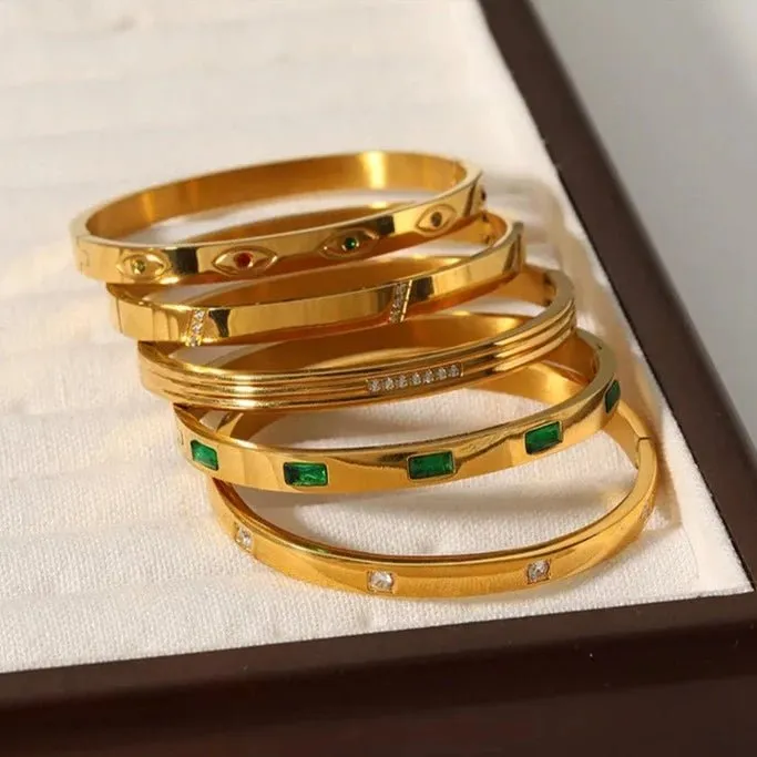Classic Women's Bangle with Diamond Inlay