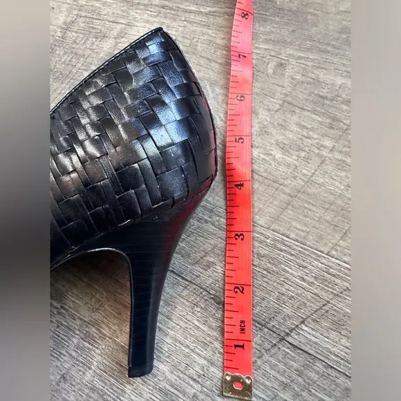 Cole Haan Leather Basket Weave Nike Air Black Heels - Size 9
