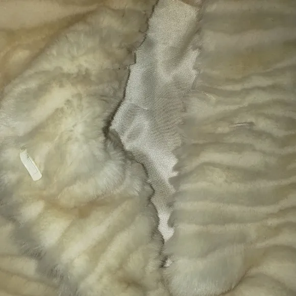 Cream Faux Fur Textured Hooded Jacket Sz Small Button Up Lined Cozy Winter Coat