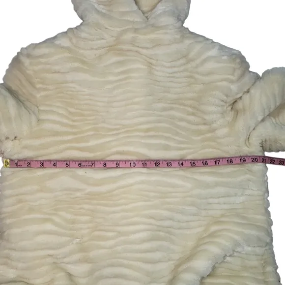 Cream Faux Fur Textured Hooded Jacket Sz Small Button Up Lined Cozy Winter Coat