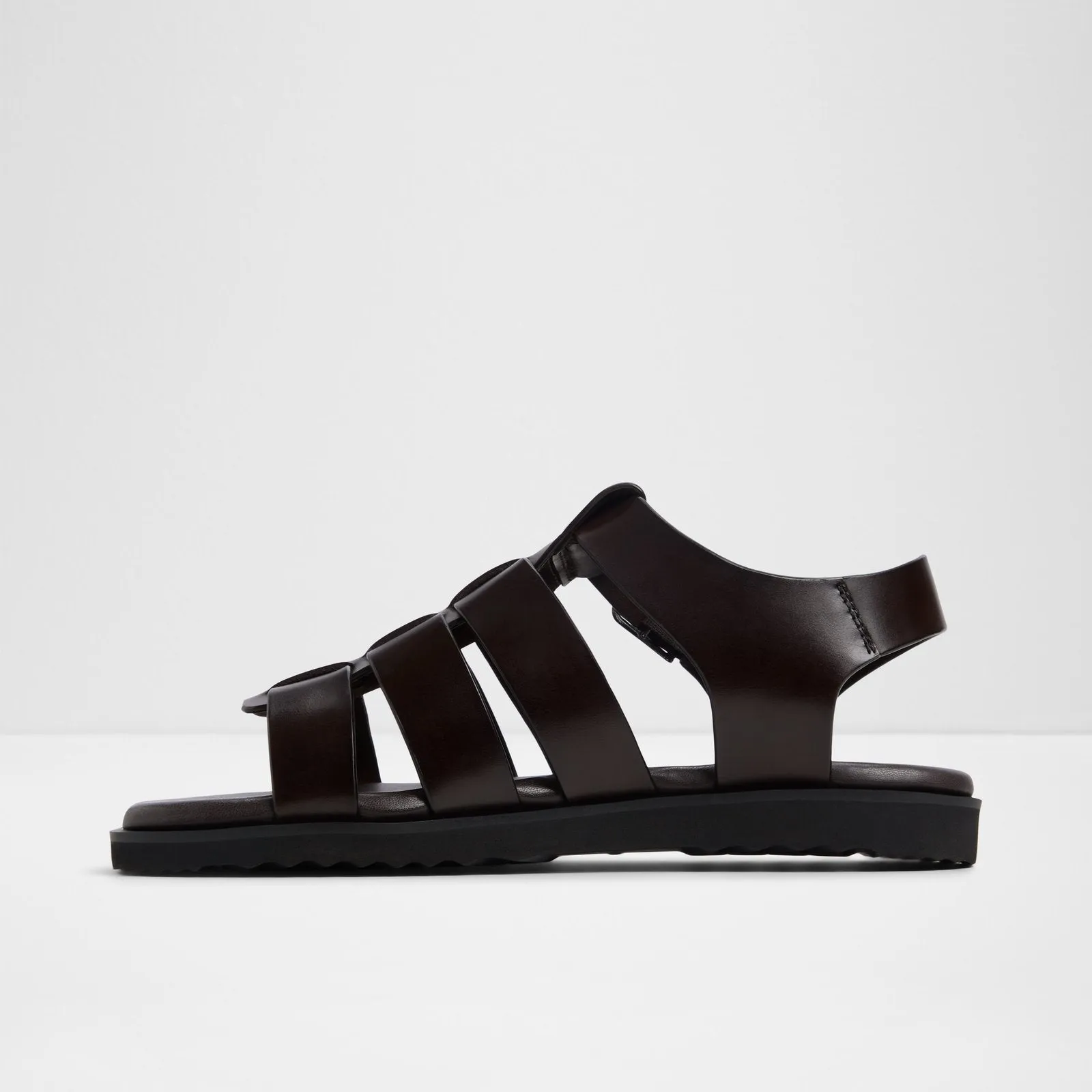 Darby / Flat Sandals