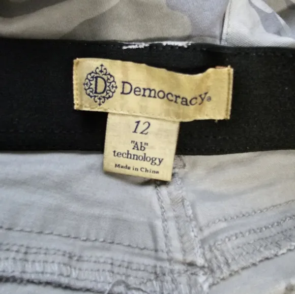 Democracy Women's Grey Camo Ab Technology Jeans Size 12 NWT