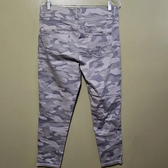 Democracy Women's Grey Camo Ab Technology Jeans Size 12 NWT