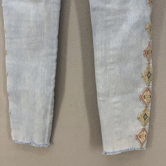 Driftwood Jeans Women's 27x28 (4) Light Blue Jackie High Rise Embroidery Western