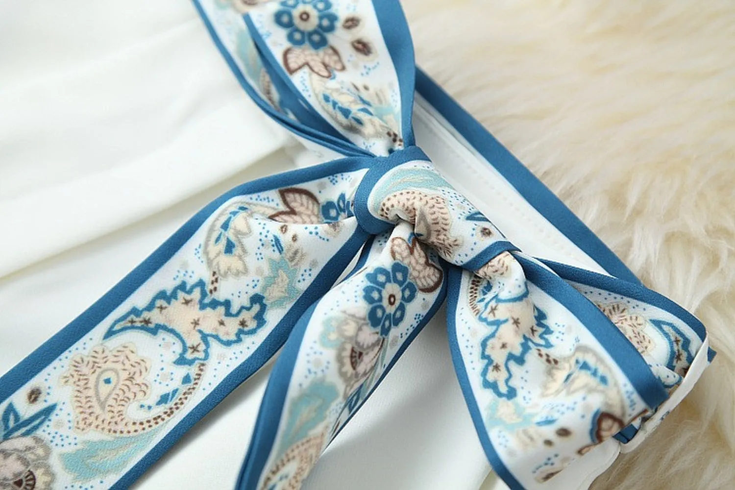 Elegant Floral Print Lantern Sleeve Shirt Belt Shorts Two-piece Set