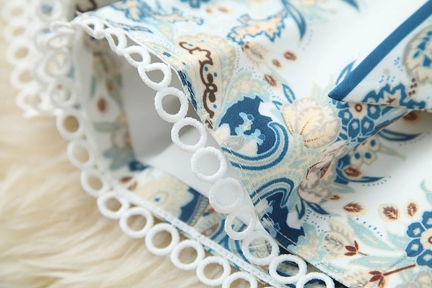 Elegant Floral Print Lantern Sleeve Shirt Belt Shorts Two-piece Set