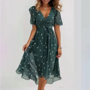 Elegant Women's V-Neck Dress – Flattering Fit & Comfortable Fabric