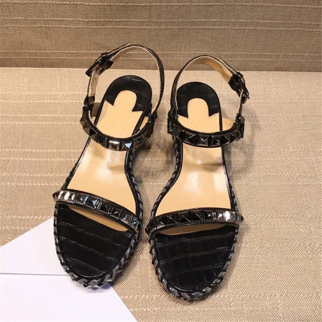 Genuine Leather Women's Sandals Luxury Brand Designer Fashion Soft Light Rivet Sweet Women's Shoes Multi-coloured Ladies Shoes