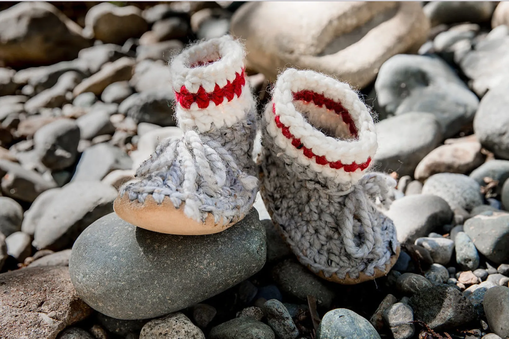 Huddy Buddies Light Grey Sock Monkey Knitted Baby Shoes: Sizes 0M to 2Y