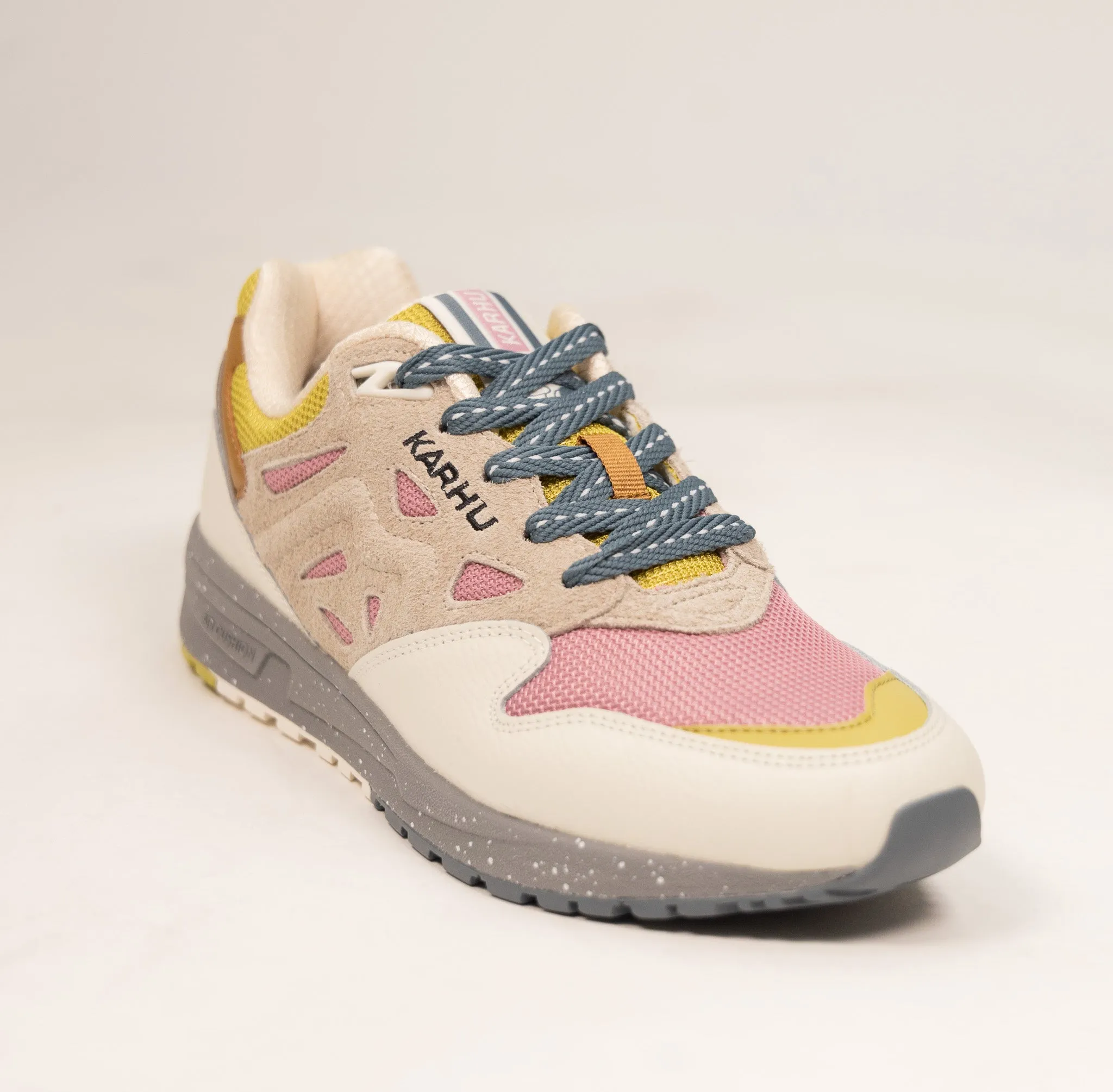 Karhu Legacy 96 - Lily White/Lilas