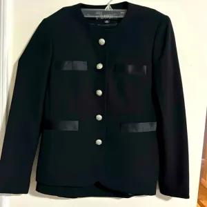 Kasper Women's Black 2 Piece SkirtSuit Monterrey Size 4p