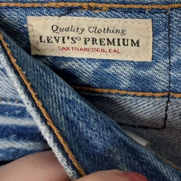 Levi's Premium 501 Women's Skinny Jeans in Can't Touch This Medium Wash size 25