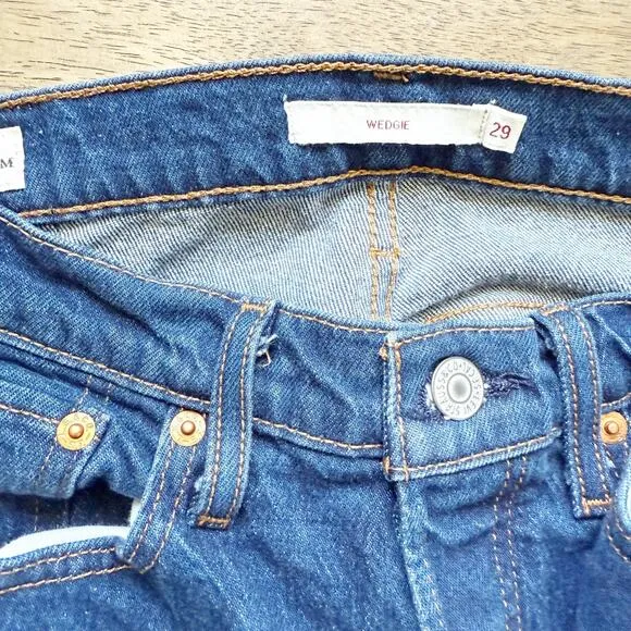Levi's Wedgie Straight Jeans Size 29