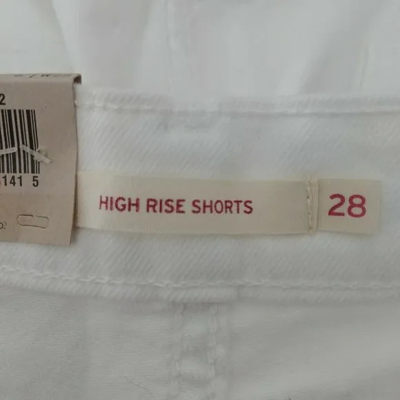 Levi's Women's High Rise White Distressed Shorts 6W / 28