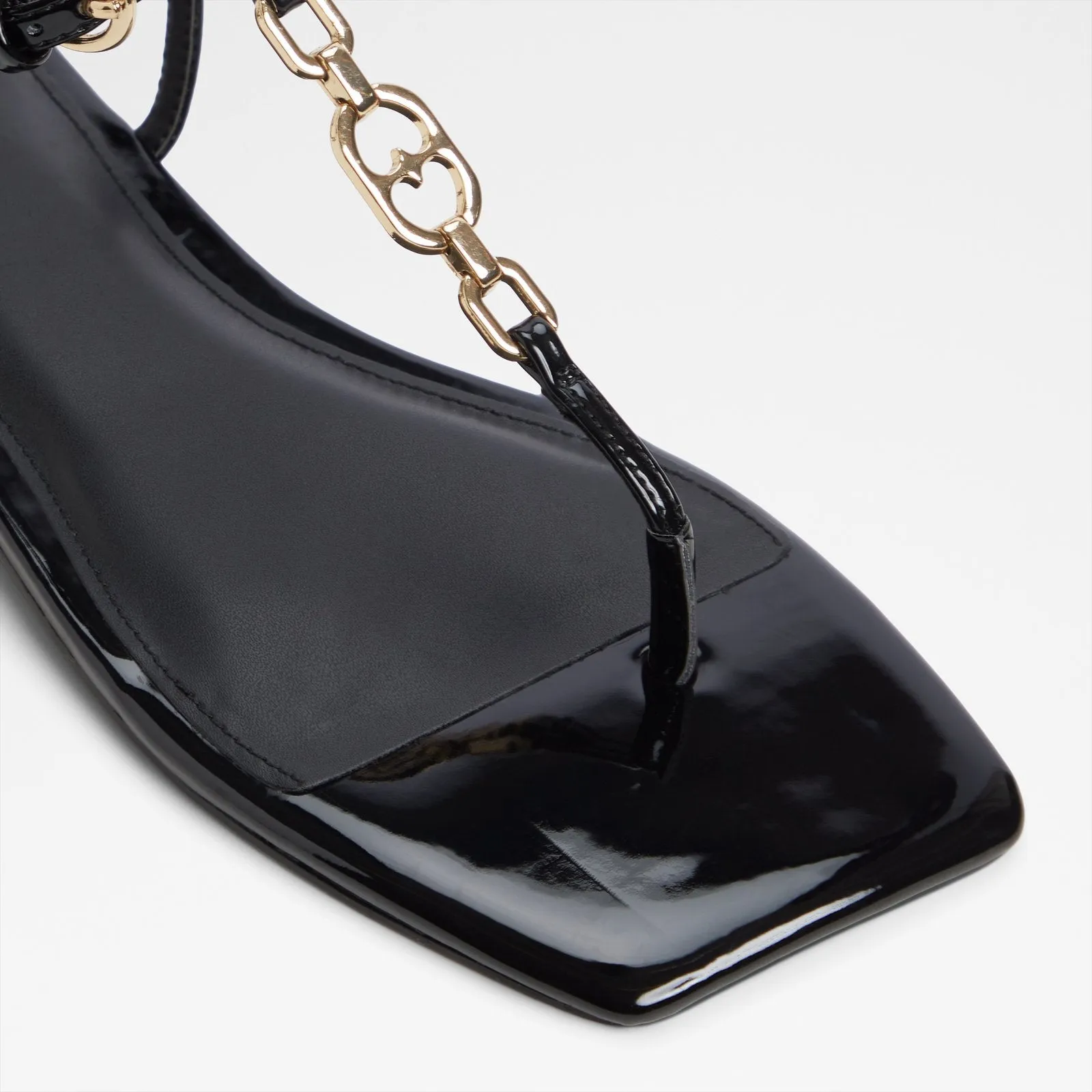 Lorenza / Flat Sandals
