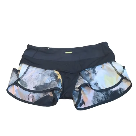 Lululemon Speed Shorts Citron Tinted women's size 6 Rare print