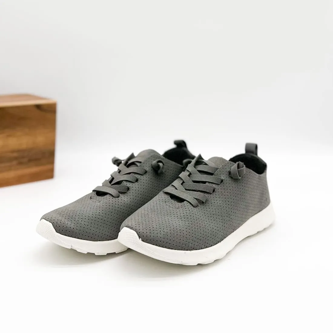 Mayo Sneaker in Grey