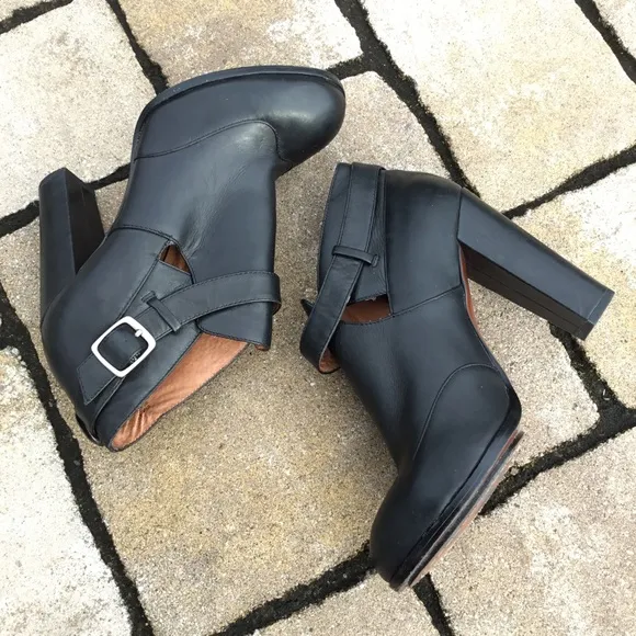 No 704b. “Erika” Black Leather Ankle Booties