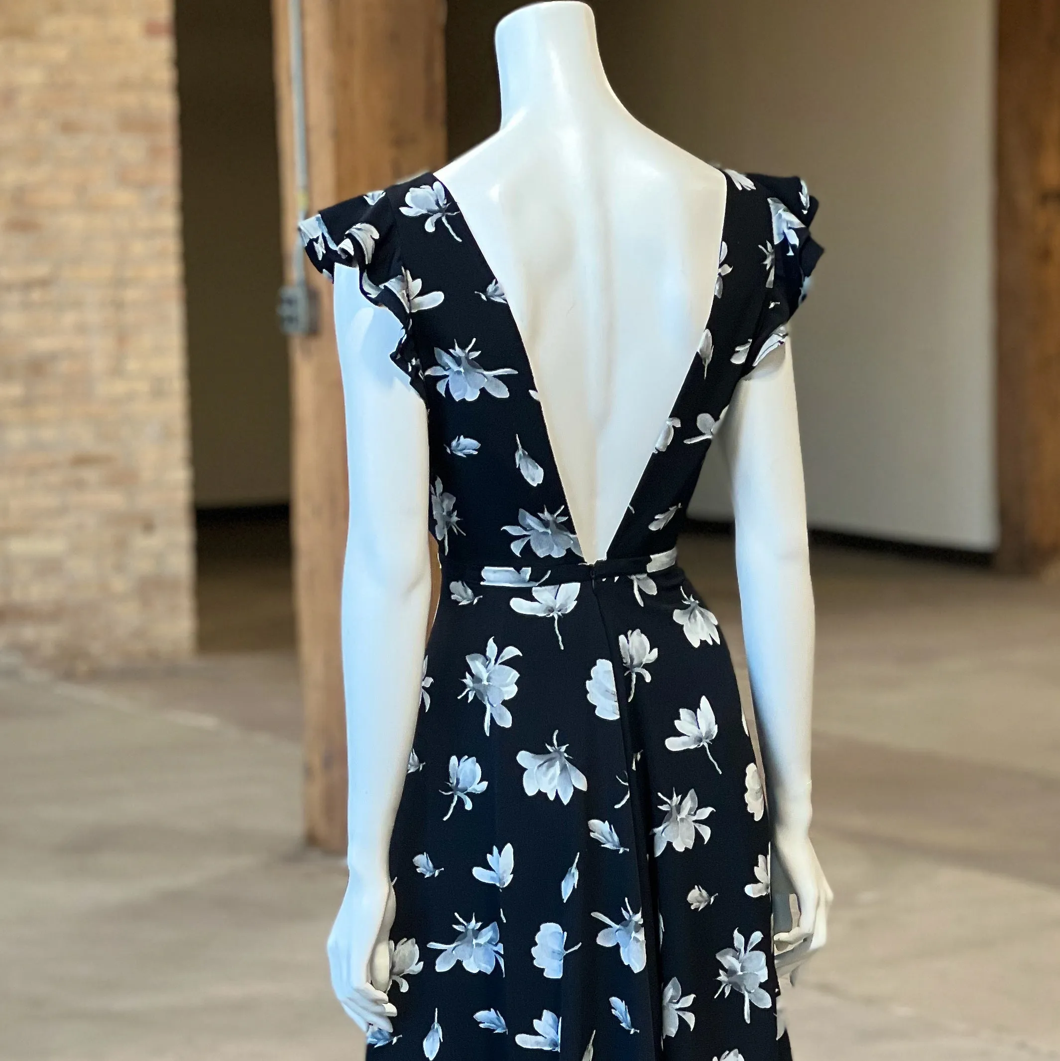 NORA'S STYLE GOWN WITH FLORAL PRINT