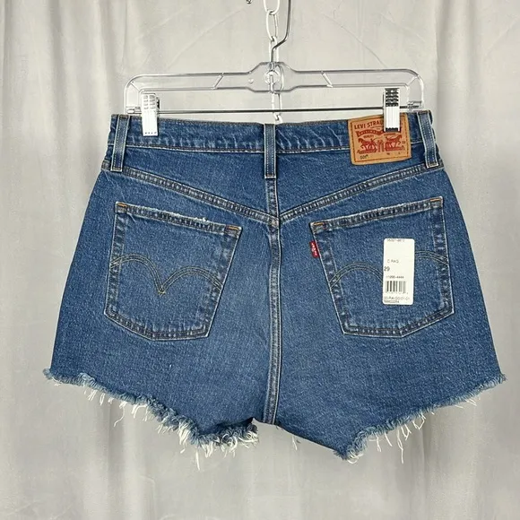 NWT Women's Levi's 501 Jean Shorts.