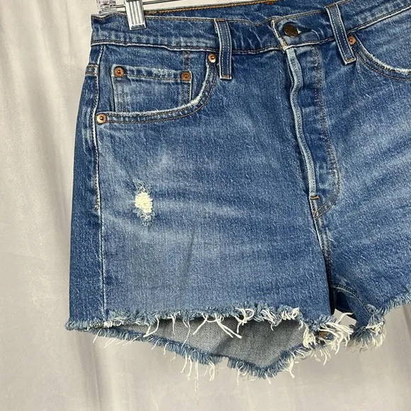 NWT Women's Levi's 501 Jean Shorts.
