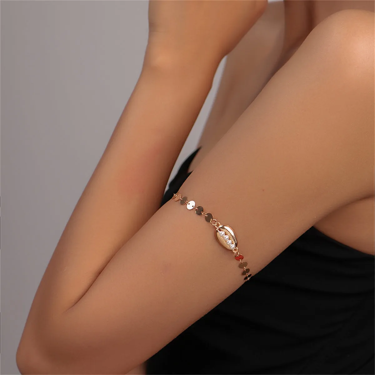 Pearl & 18K Gold-Plated Sequin Shell Arm Chain