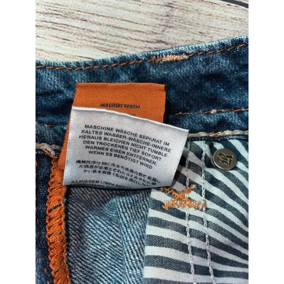 Rock Revival Dristressed Emilie Easy Short Women's 25