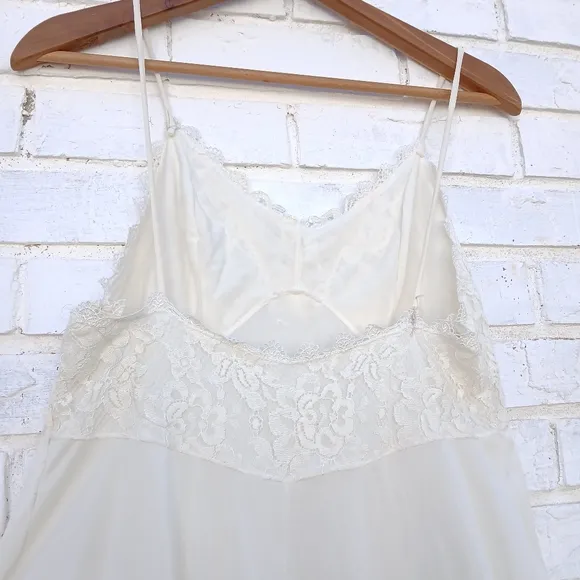 Shadowline Long Nightgown Lace Ivory
