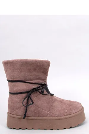 Snow boots