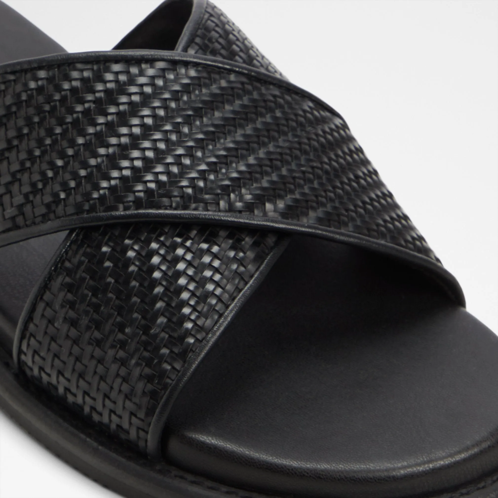 Tarik / Flat Sandals