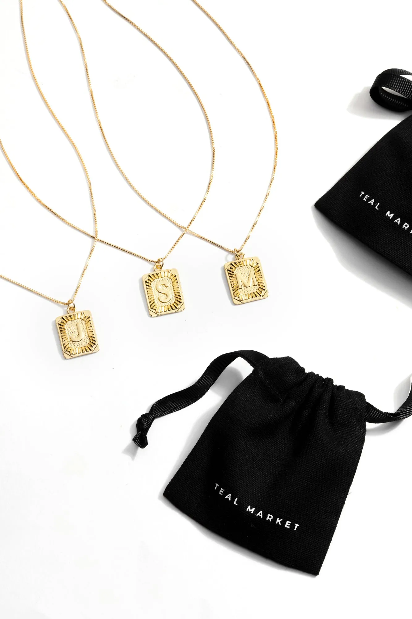 THE BLOCK NECKLACE