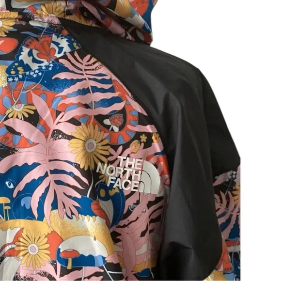 THE NORTH FACE Hooded Jacket by Artist Naomi Otsu Size Large