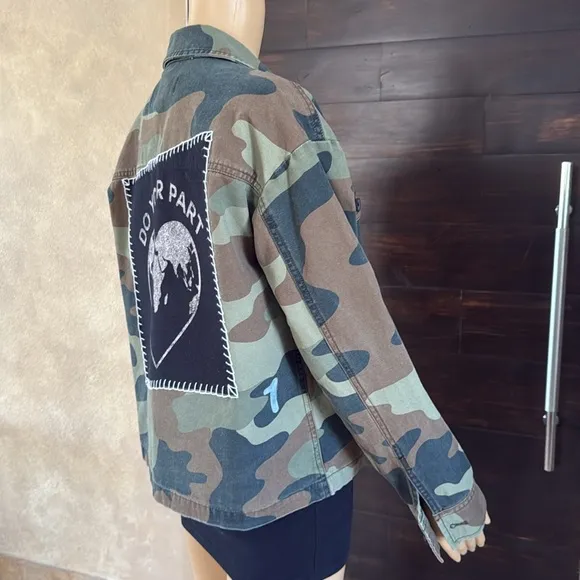 Upcycled Treasure &amp; Bond (Do Your Part) Camouflage Jacket Size Women's Small