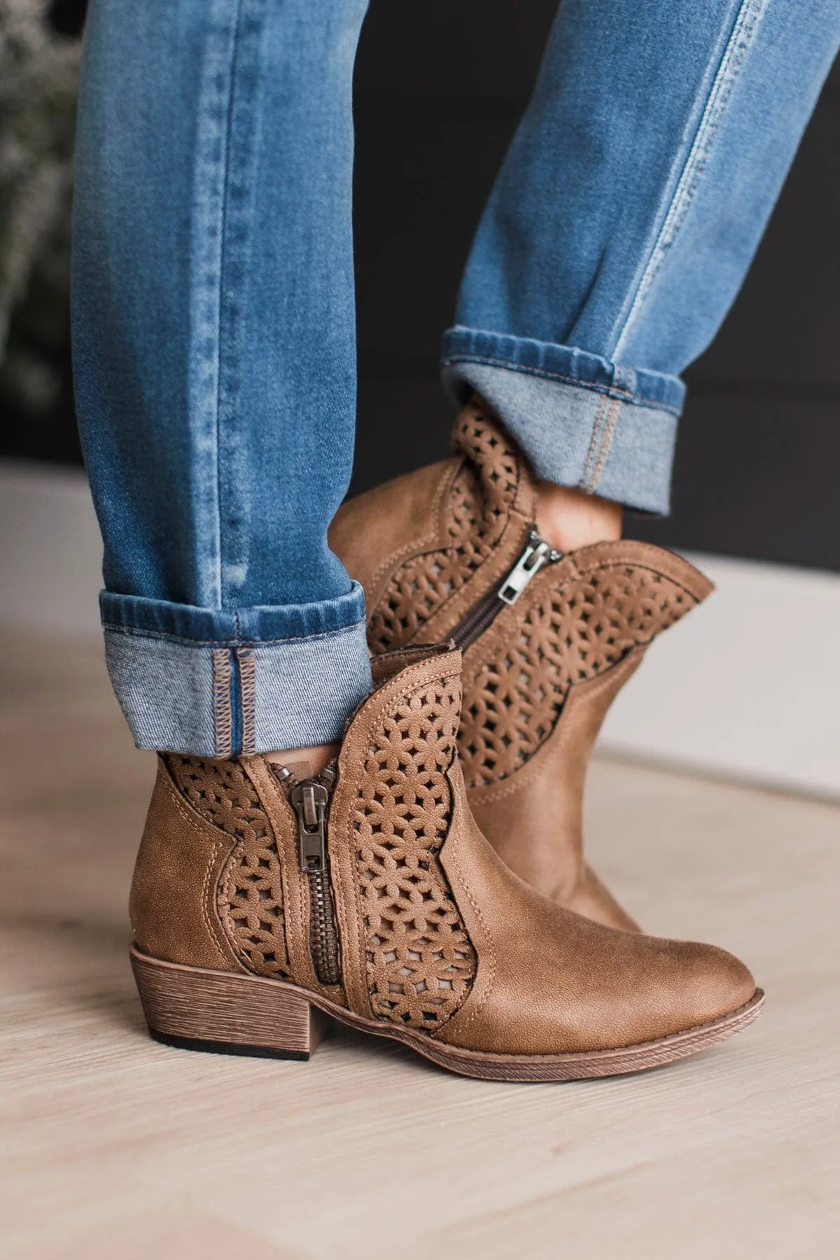 Very G Leah Boots- Sand
