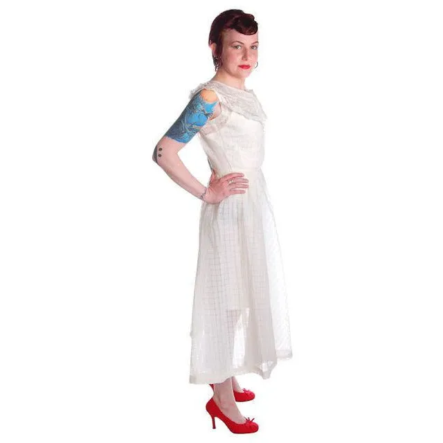 Vintage Dress 1950s White Nylon Full Skirted  36-26-Free