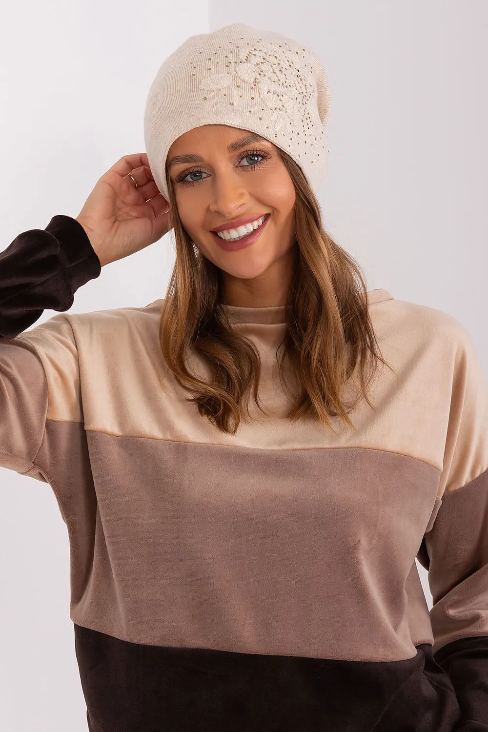 Women's beanie hat with cashmere