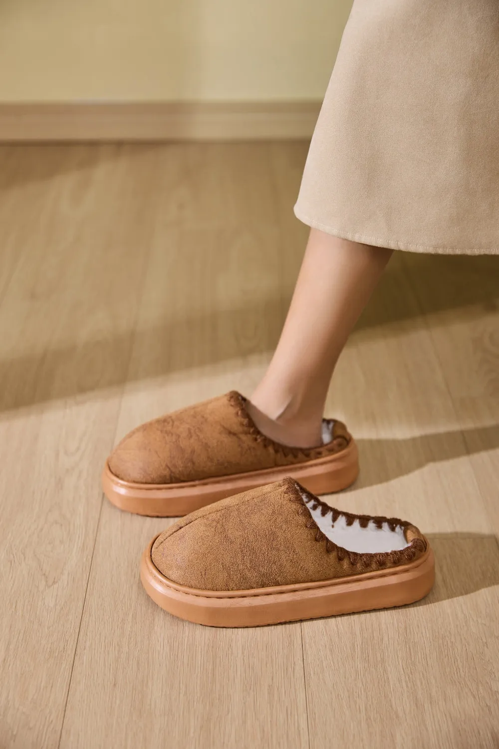 Women's Cozy Thermal Faux Fur Platform Slippers with EVA and Fluff Insulation | Soft Round Toe Design