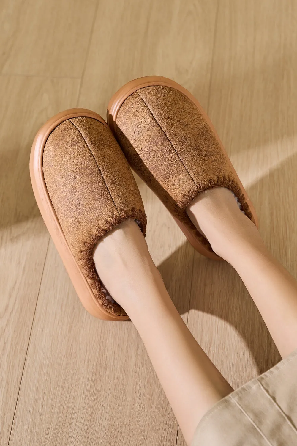 Women's Cozy Thermal Faux Fur Platform Slippers with EVA and Fluff Insulation | Soft Round Toe Design