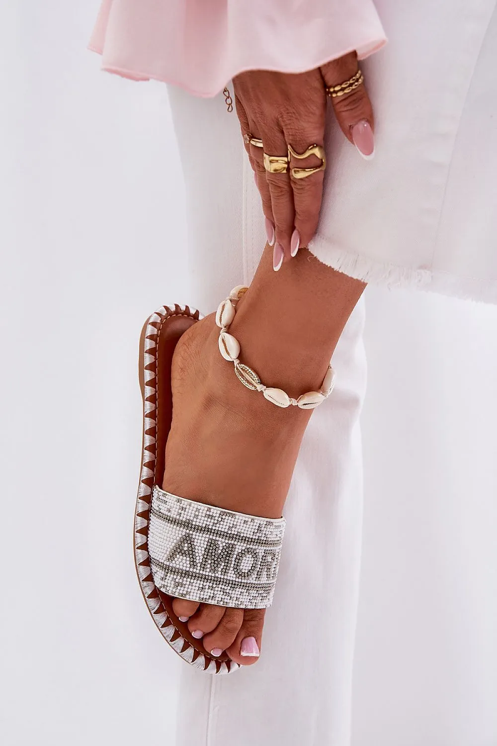 Women's flat sandals