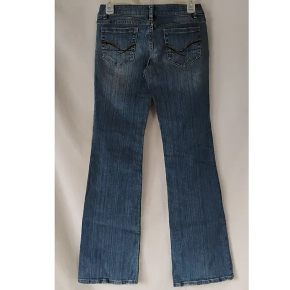 Women's Vintage Y2K Distressed Ripped Denim Flared Boot cut Medium Wash Jeans