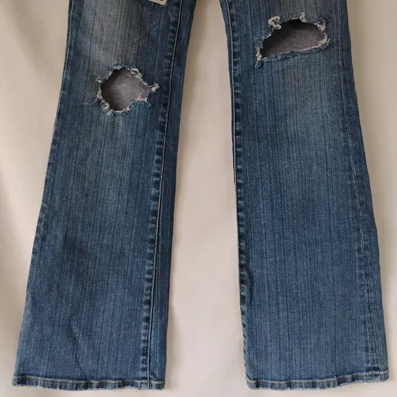 Women's Vintage Y2K Distressed Ripped Denim Flared Boot cut Medium Wash Jeans